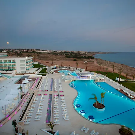 Resort King Evelthon &