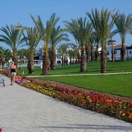 King Evelthon & Resort