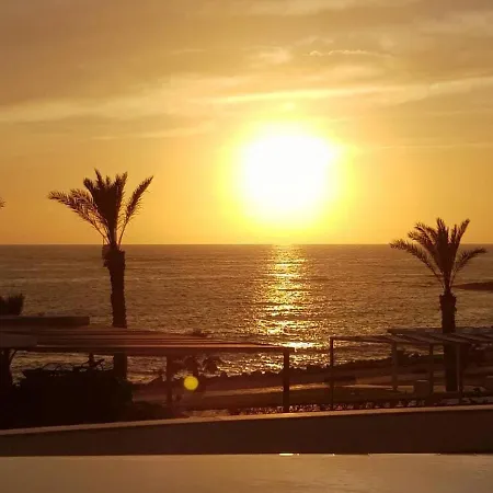 King Evelthon & 5* Klorakas