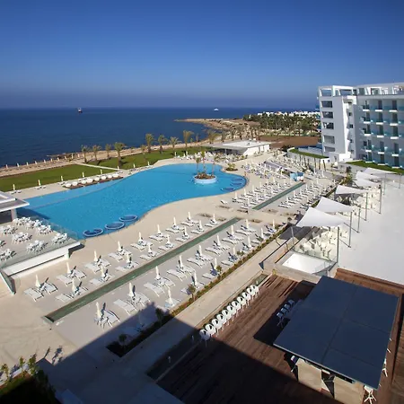 リゾート King Evelthon & Klorakas