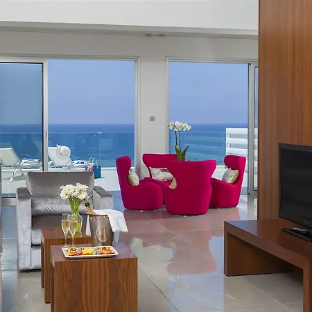 King Evelthon & 5* Klorakas