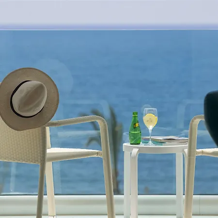 King Evelthon & 5* Klorakas