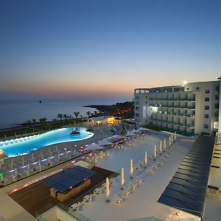 リゾート King Evelthon & Klorakas