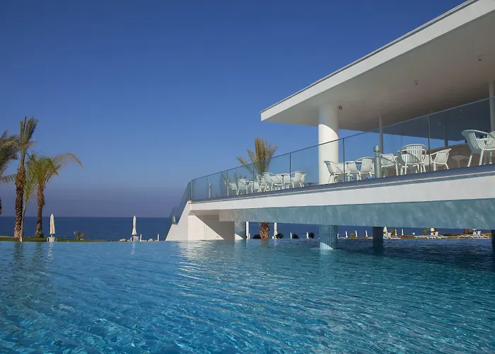 King Evelthon & Θέρετρο 5*