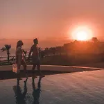 King Evelthon & Resort