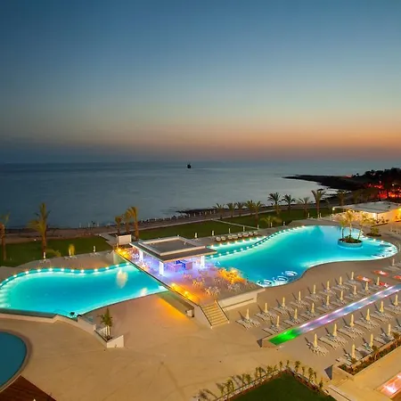 Resort King Evelthon &