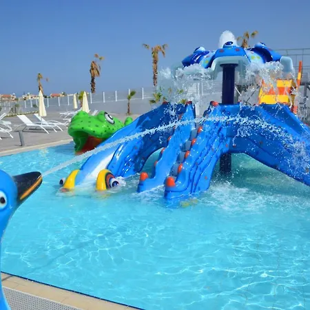 Resort King Evelthon & Klorakas