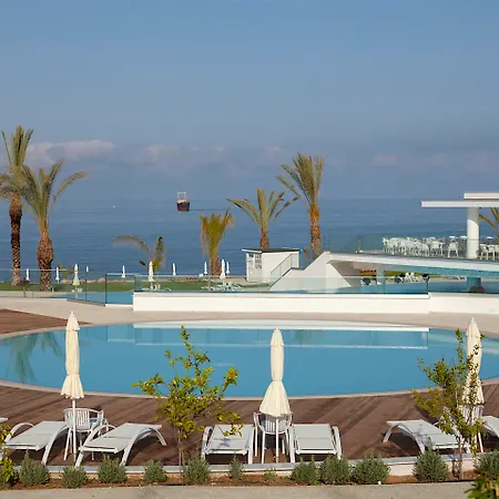 Resort King Evelthon &