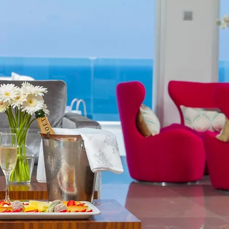 King Evelthon & Resort Klorakas