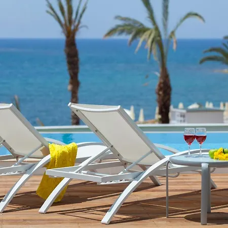Resort King Evelthon & Klorakas