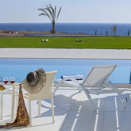 Resort King Evelthon &