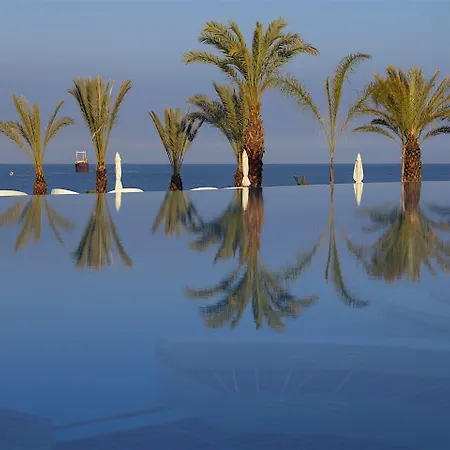 King Evelthon & Resort
