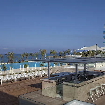 King Evelthon & Resort
