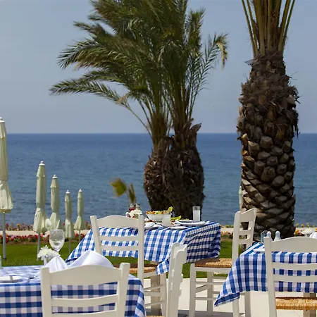 Resort King Evelthon &