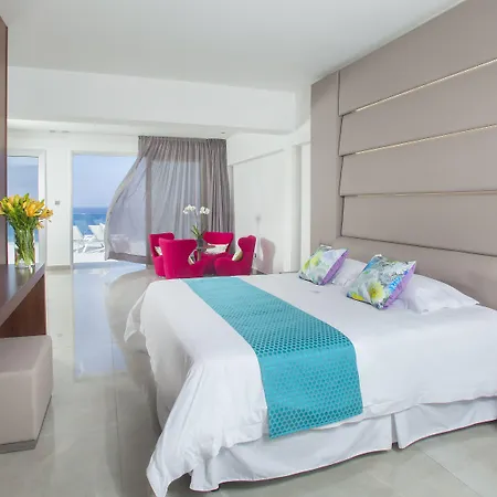 Resort King Evelthon &