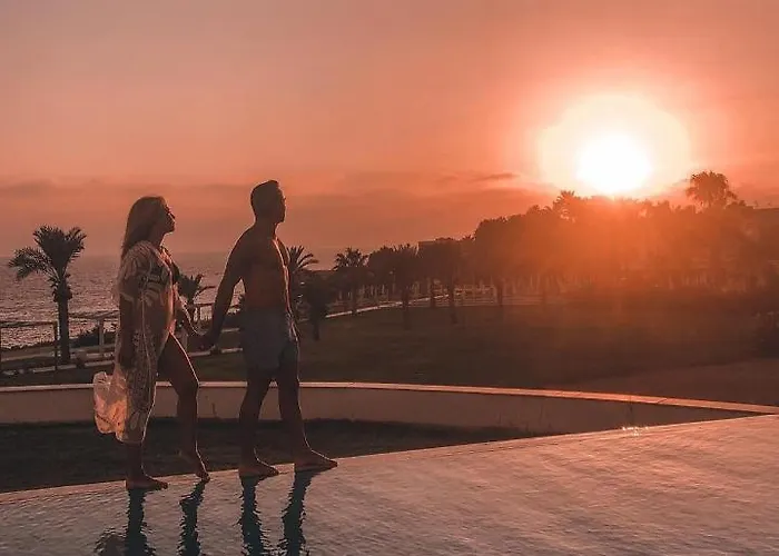 King Evelthon & Resort