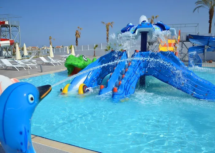 Resort King Evelthon & Klorakas