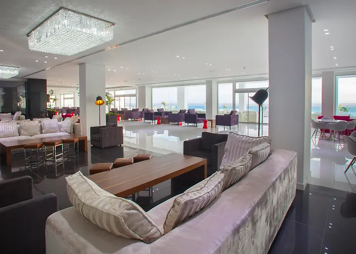 King Evelthon & אתר נופש