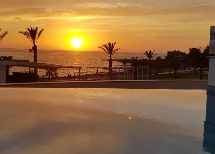 Resort King Evelthon & Klorakas