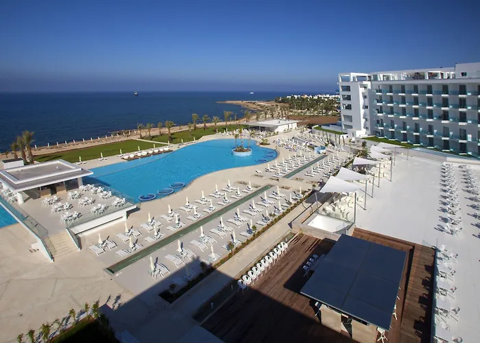 Resort King Evelthon & Klorakas