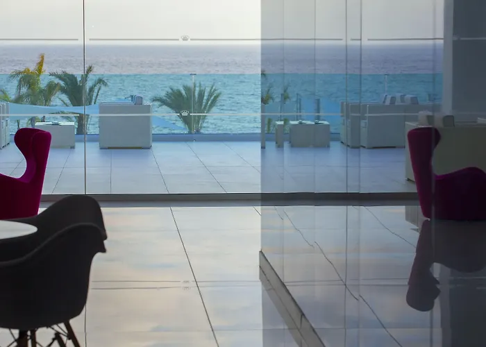 Resort King Evelthon & Klorakas