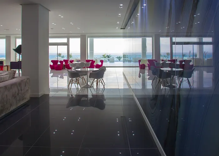 King Evelthon & 5* Klorakas