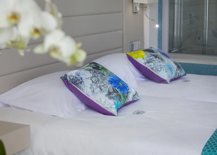 King Evelthon & Resort Klorakas