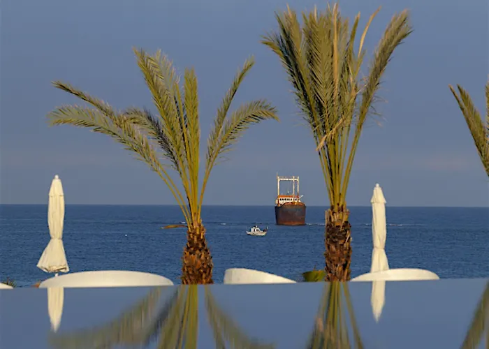 King Evelthon & 5* Klorakas