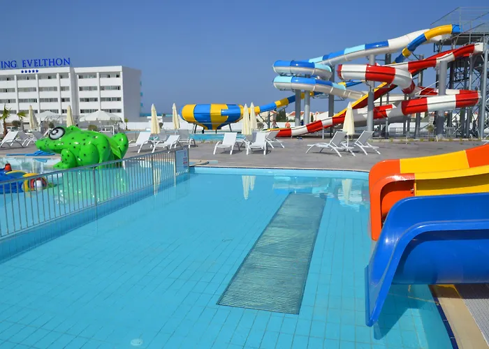 Resort King Evelthon & 5*