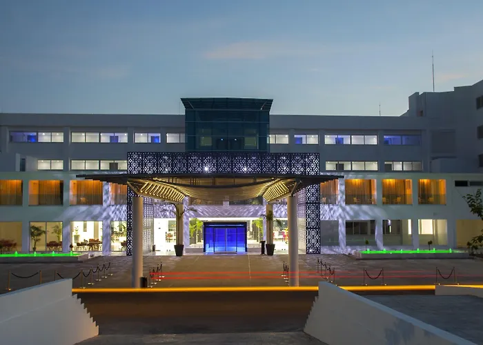 Resort King Evelthon & Klorakas