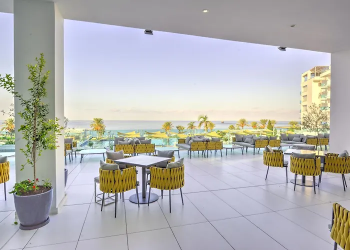 King Evelthon & Resort